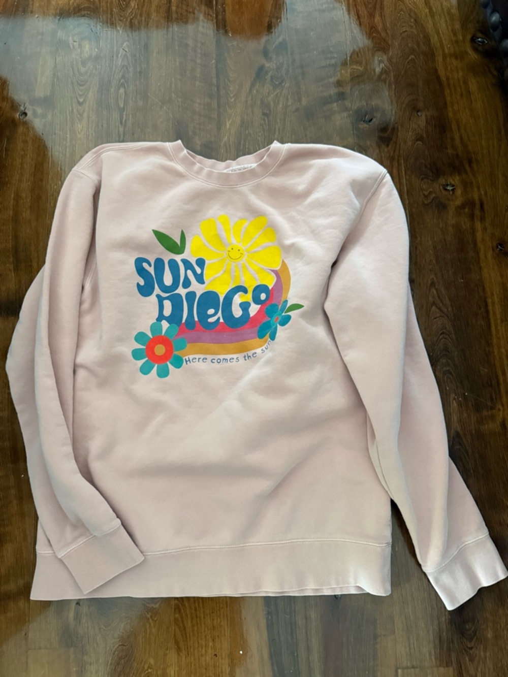 Sweatshirt sun Diego here comes the sun size large peach colored